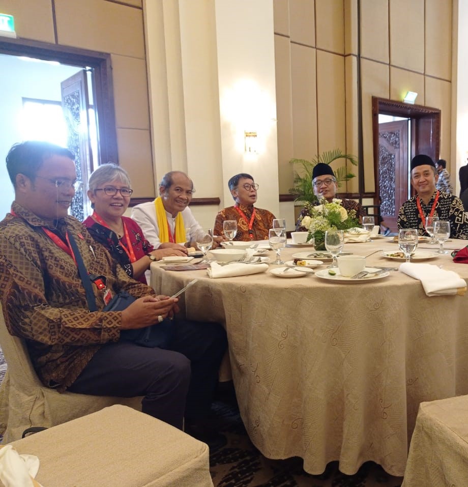 Bersama Dr. Ulil Abshar Abdalla pada Konferensi Antar Agama November 2022 di Bali