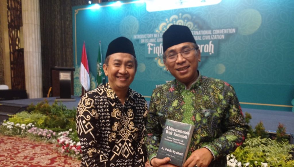 Bersama Ketua Umum PBNU KH Yahya Cholil Staquf pada Konvensi Peradaban di Jakarta Desember 2022